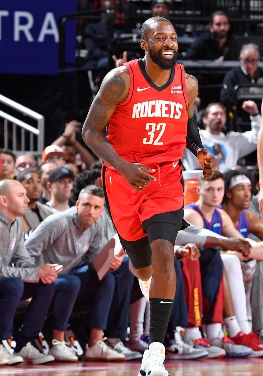 休斯敦火箭冲刺阶段篮板制胜；志在NBA总决赛名次提升；话题不断；更衣室氛围转暖的简单介绍