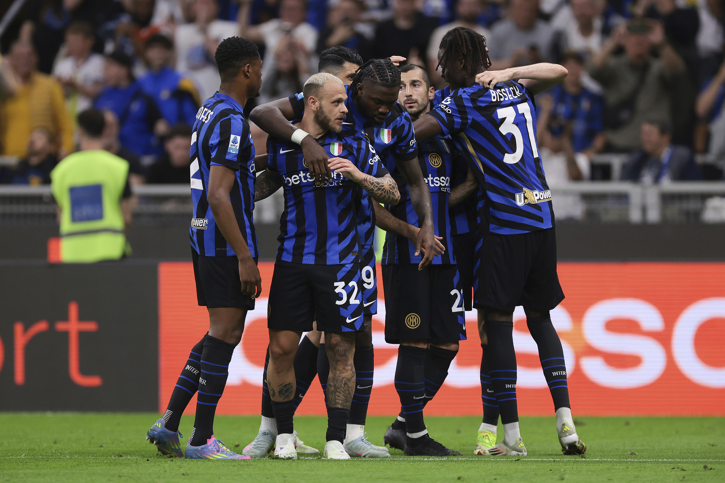 九游-包含皇家马德里迎意甲关键赛，今夜外线爆发，引发热议，纪律约束更严格的词条